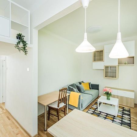 Lovely 1-Bedroom Apartment In Kaunas Old Town Bagian luar foto